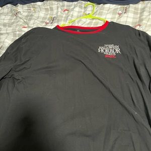 2022 never go alone horror nights short sleeved shirt